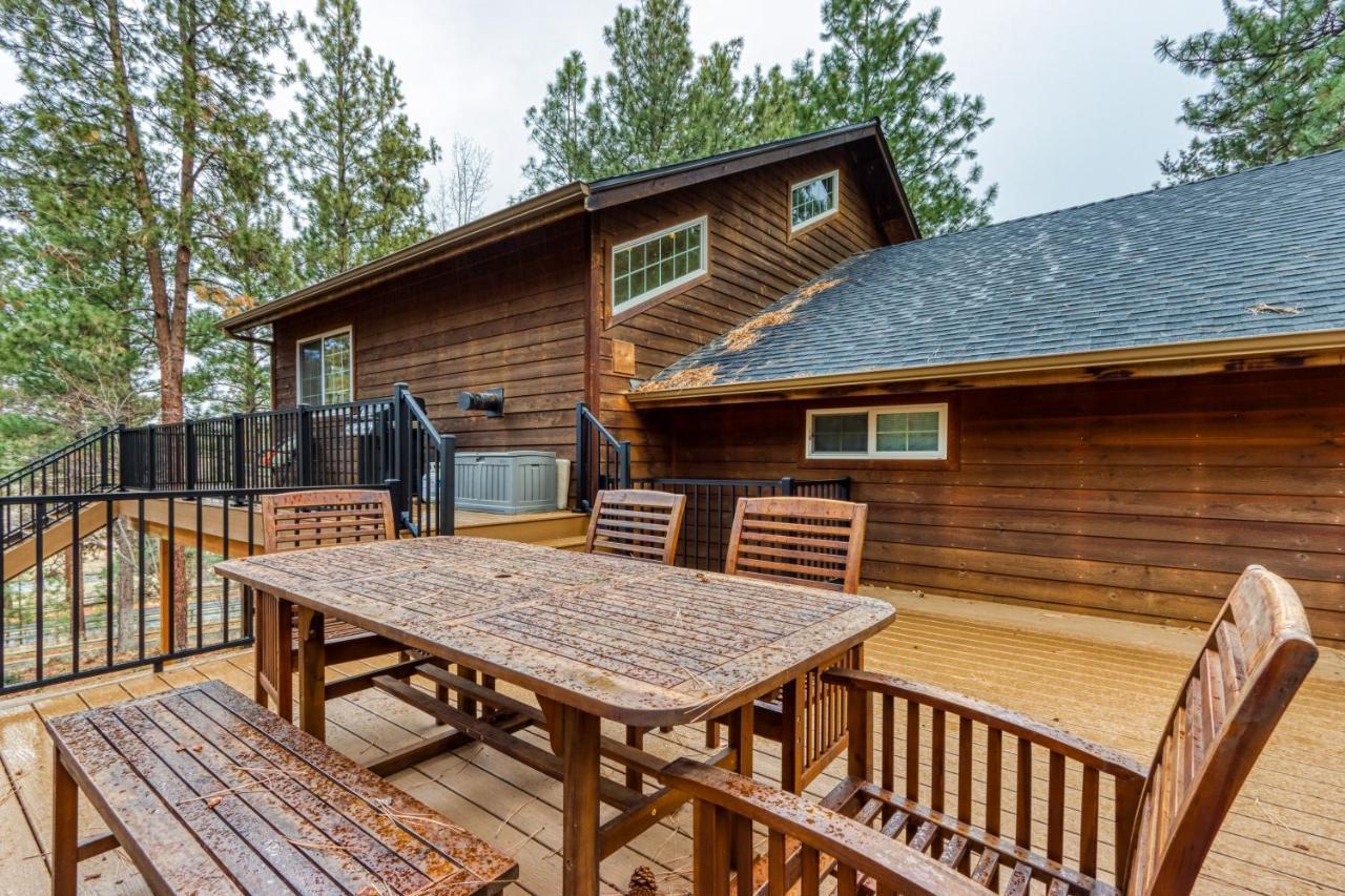 Camp Polk Lodge 시스터스 외부 사진