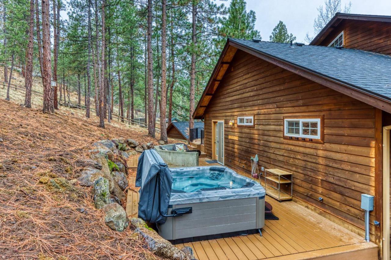 Camp Polk Lodge 시스터스 외부 사진